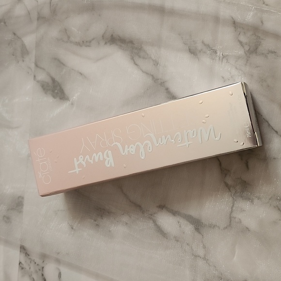 NIB Eyeshadow, Setting Spray and Brush Set - Picture 13 of 16